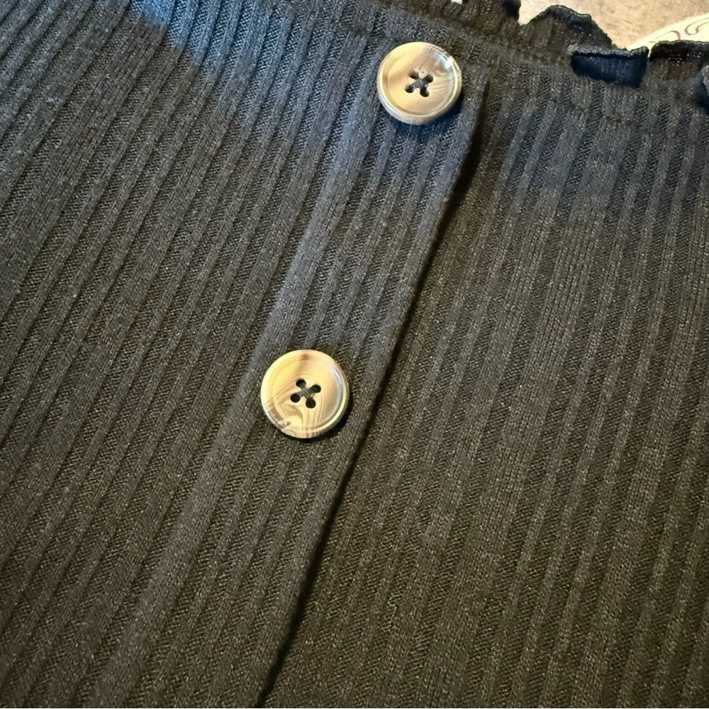 Aeropostale Aero Black Off Shoulder Top Size Medium - Picture 6 of 6